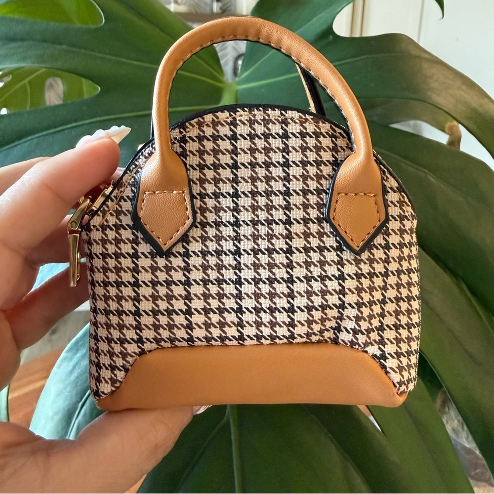Stylish KEYCHAIN Tan and Black Mini tote Bag - Picture 4 of 4